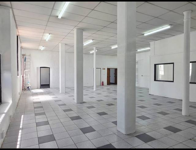 BUSINESS PROPERTY TO RENT IN WOODSTOCK